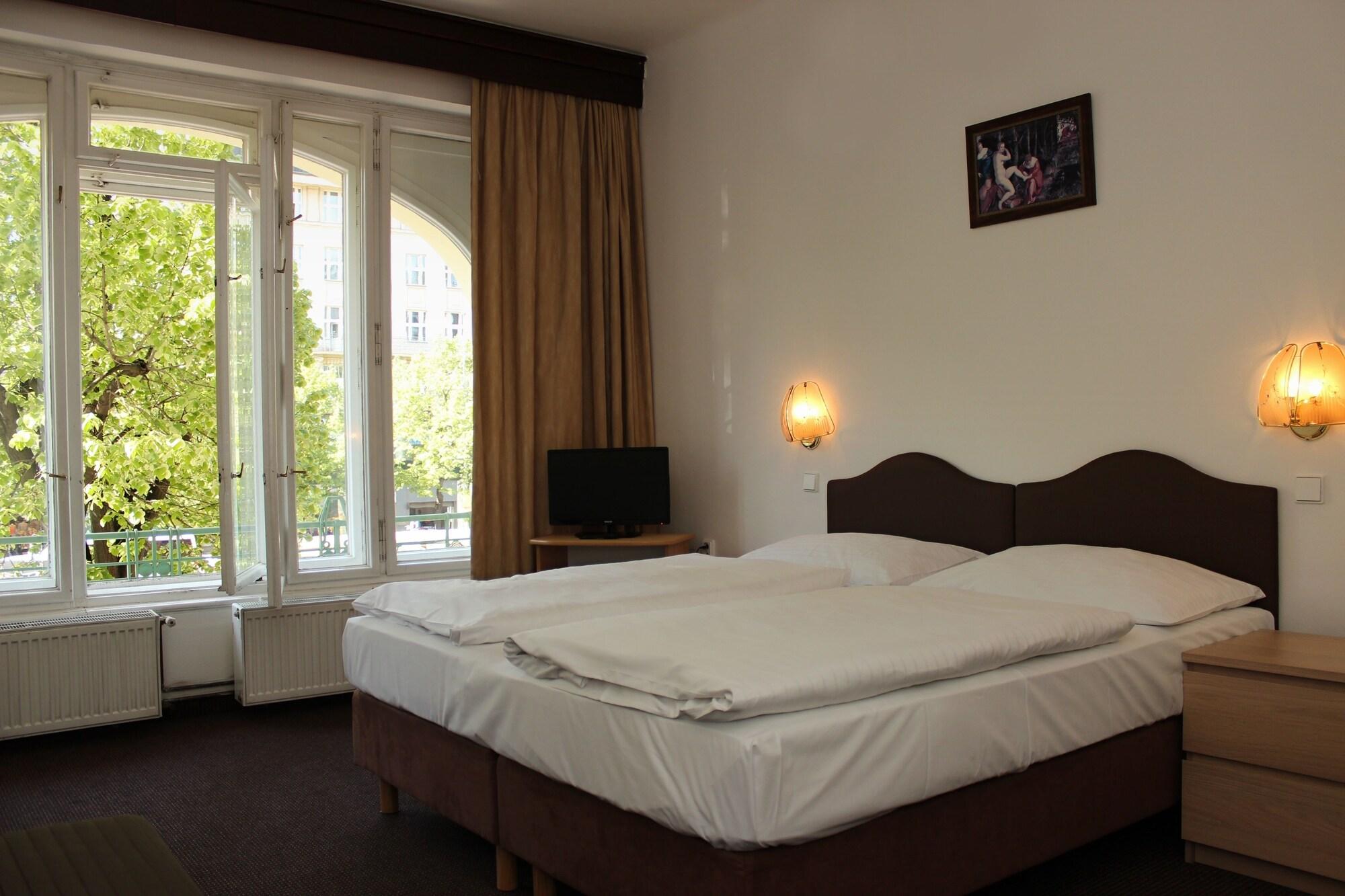 Meran Прага Экстерьер фото