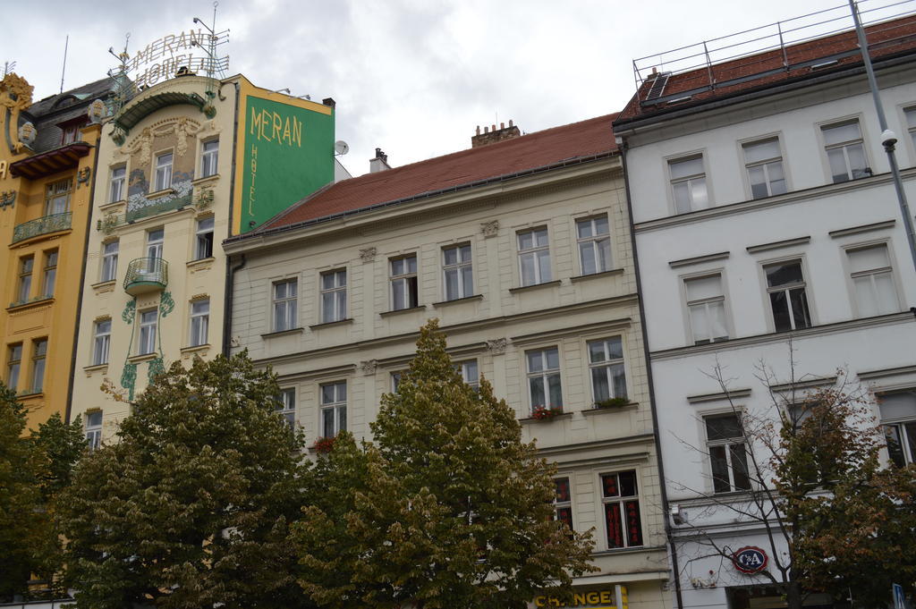 Meran Прага Экстерьер фото